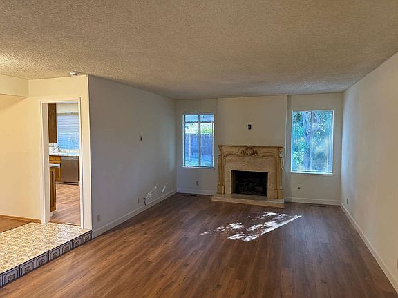 2nd image of 2276 Cherry Ave
