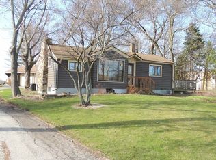 18523 Washington Ave, Union Grove, WI 53182