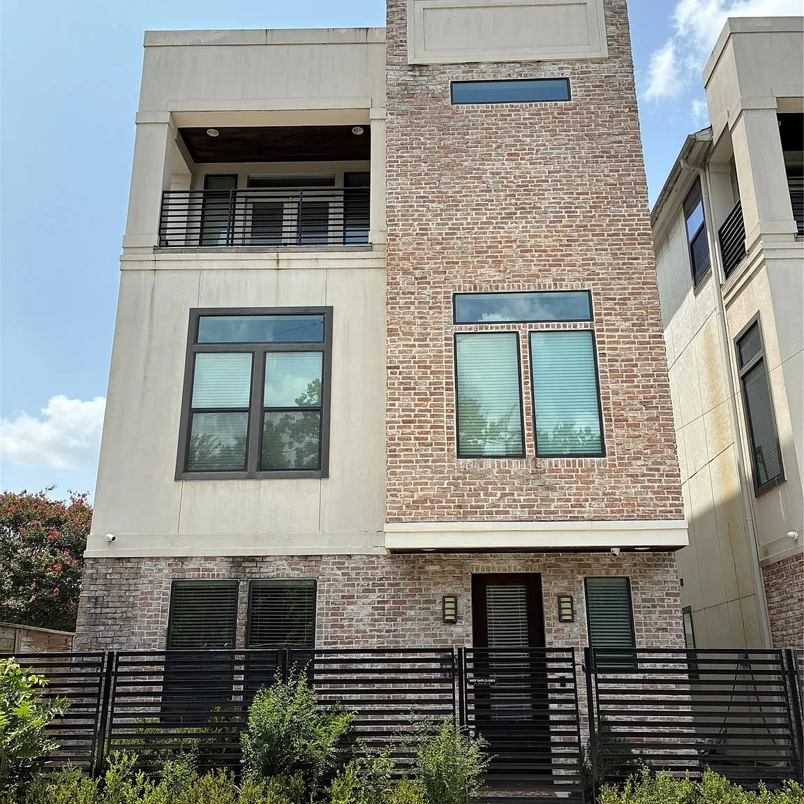 3 bed, 3.5 bath, 2144 sqft, $4,400 — Photo 2
