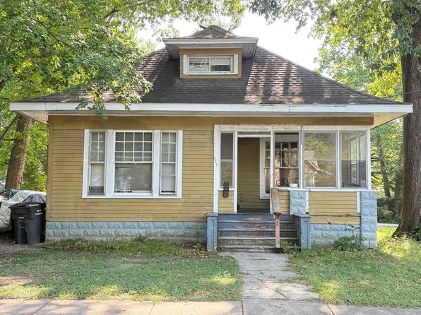 111 S Forest Ave, Carbondale, IL 62901