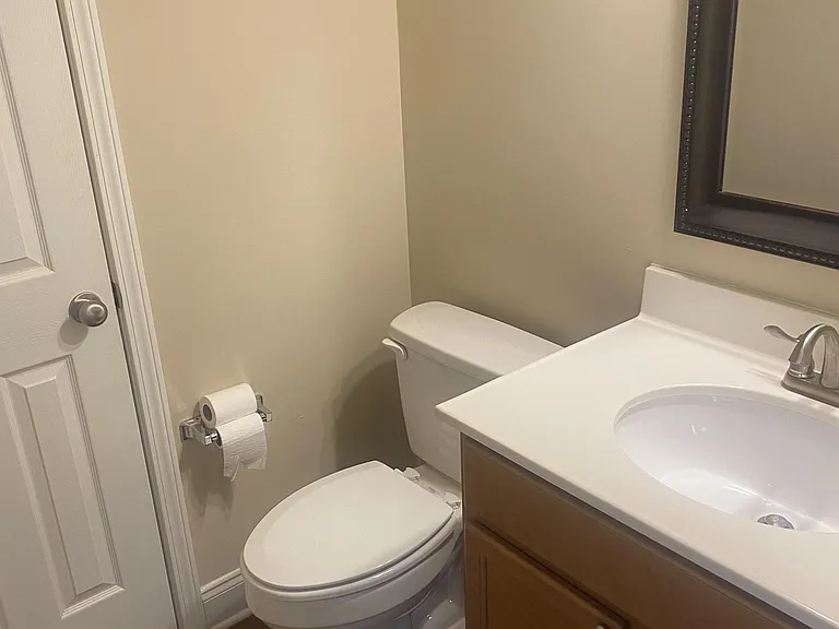 1120 Maples Glen Ln — Photo 10