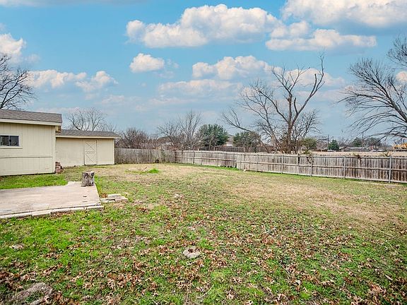 4th image of 1833 Mill Pond Rd