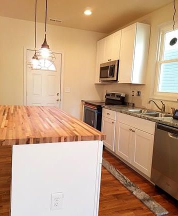 4th image of 3102 1st Ave