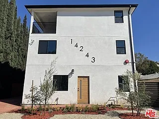 14243 Victory Blvd — Photo 1