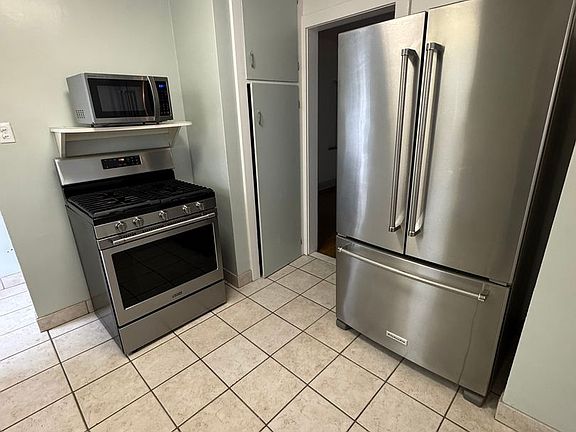 2nd image of 3921 W Ridge Rd
