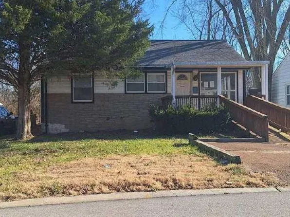 10370 Renfrew Dr, Saint Louis, MO 63137