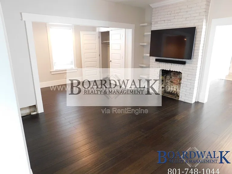 657 E Warnock Ave — Photo 10