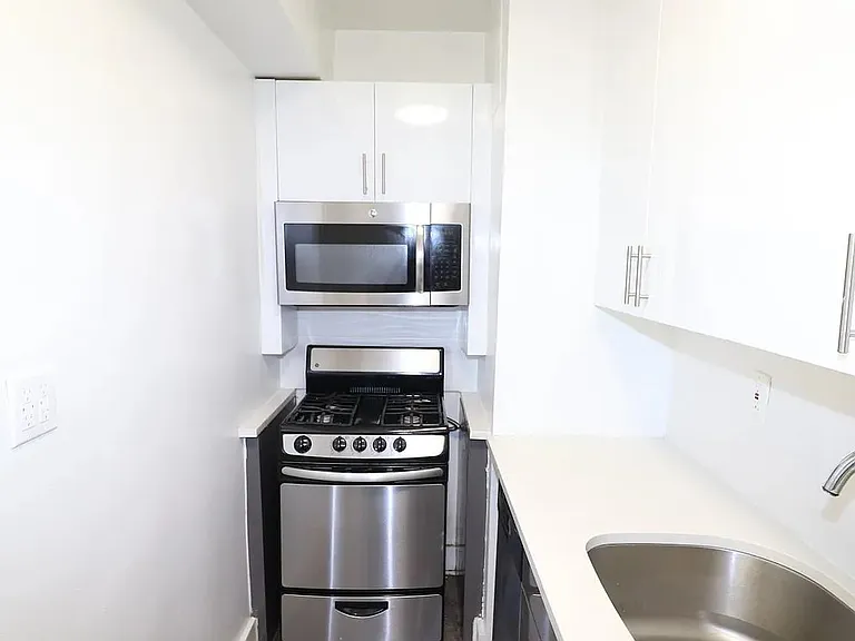 41-40 Denman St #1R — Photo 6