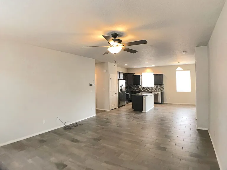 1748 Valle Vista Rd NW — Photo 3