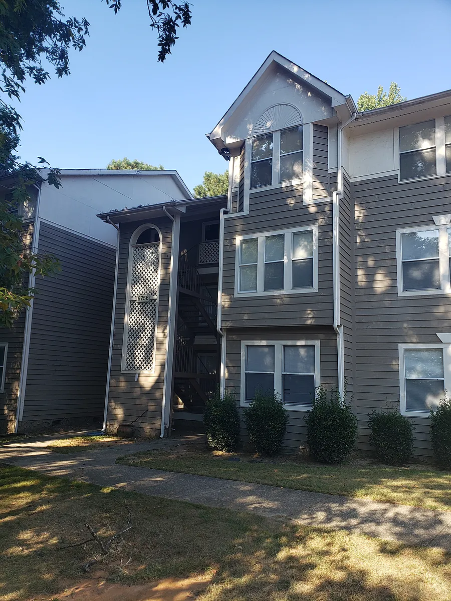 Building Photo - 6756 Willowbrook Dr #5