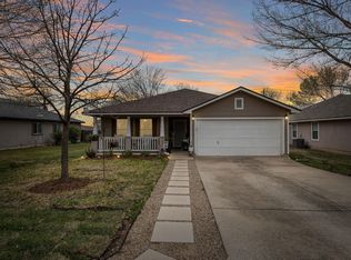 2100 Oaklawn Dr, Taylor, TX 76574