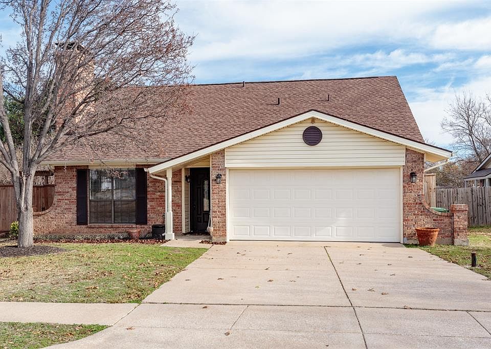 1st image of 3012 Oakridge Dr