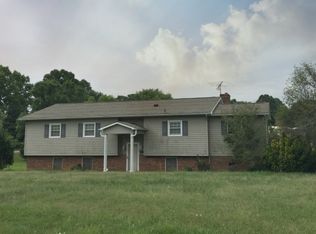 1655 Beverly St, Newton, NC 28658