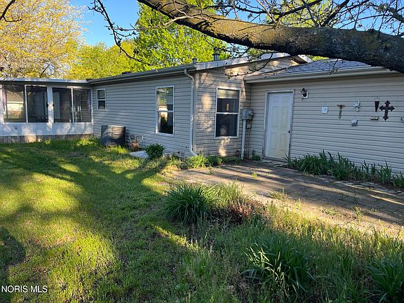 2nd image of 3203 Circle Dr
