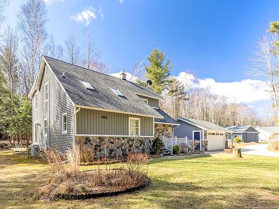 2nd image of 7142 Aitken Rd