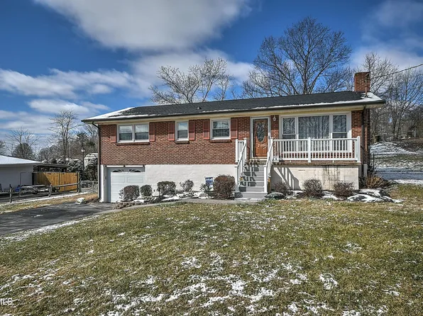 524 Navaho Trl, Bristol, VA 24201