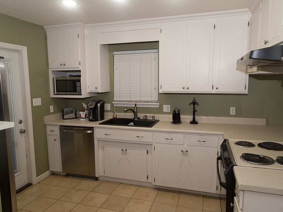 Kitchen-new oven installed
