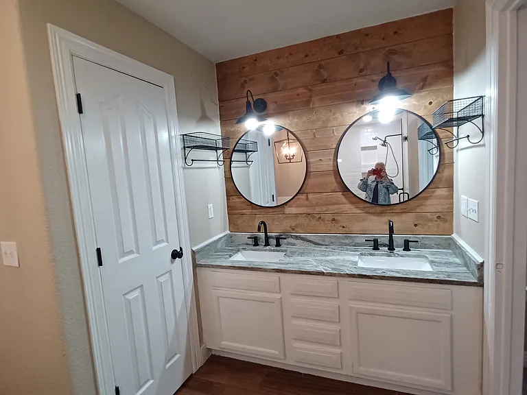 700 SW Castlewood St — Photo 11