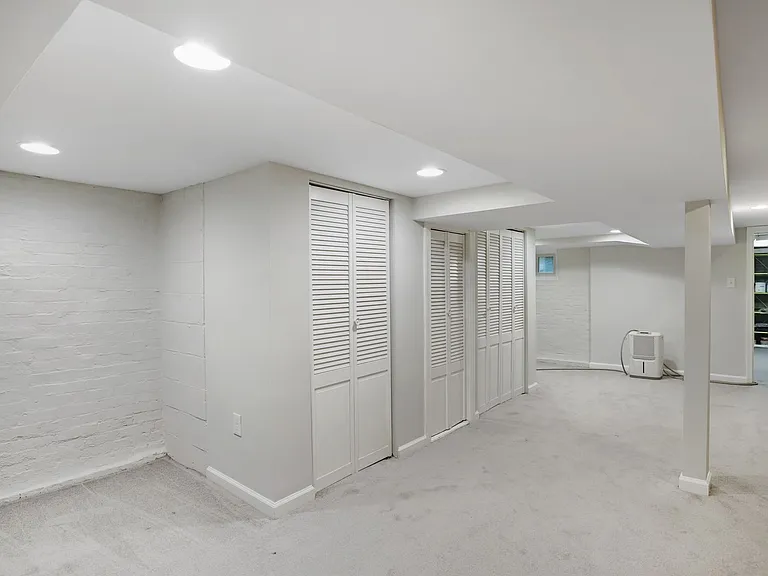 1373 N Carolina Ave NE — Photo 38