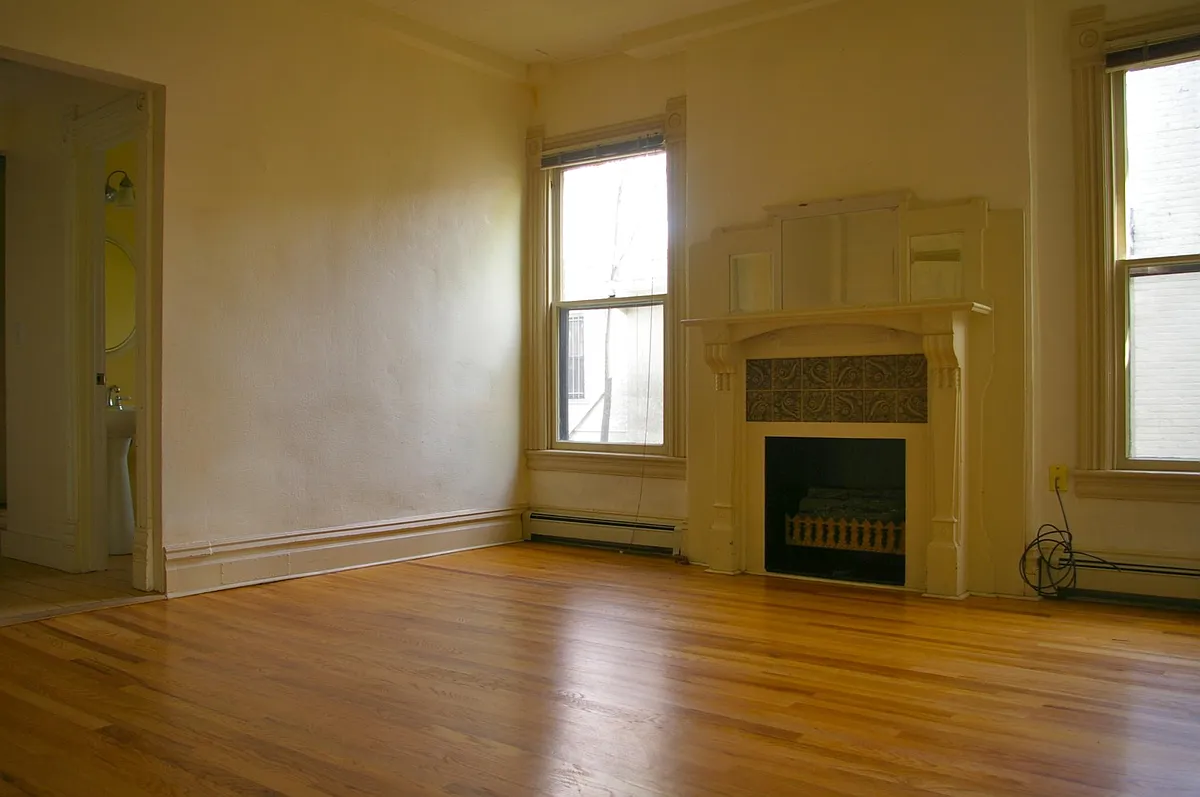 Living room - 1655 N Humboldt St #1