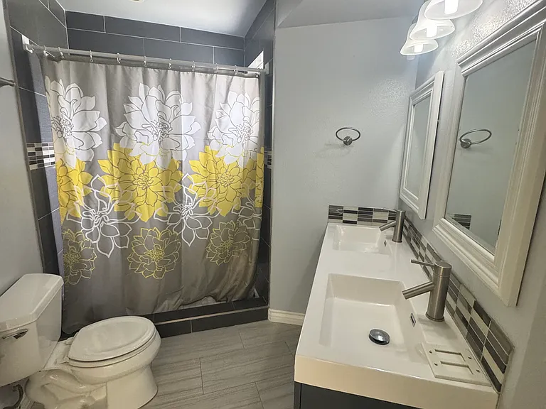 14726 Tupper St — Photo 25