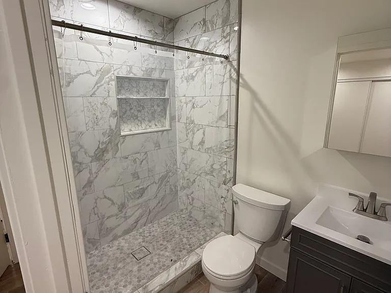 6458 N Creighton Cir — Photo 13