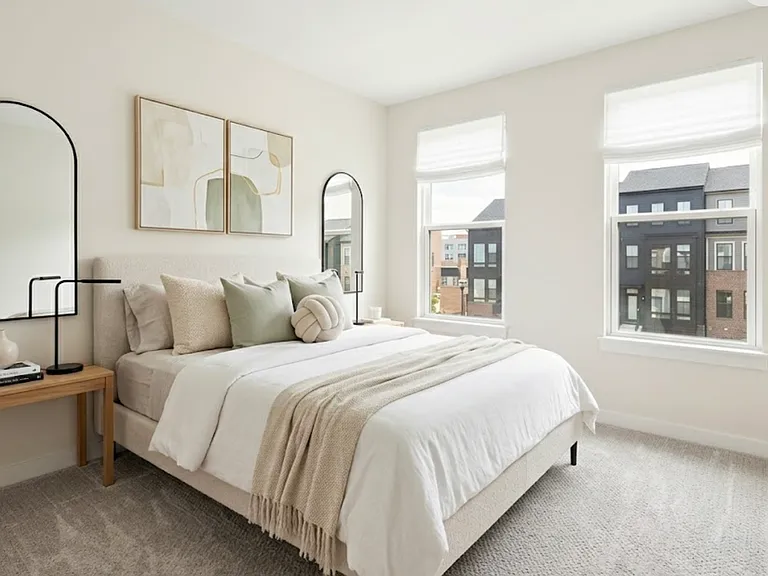 319 Summit Point Blvd #1A-2A-2B — Photo 3