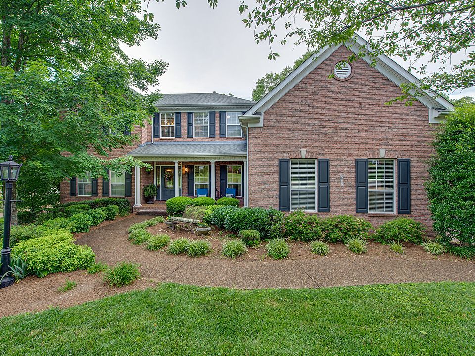 1st image of 422 Woodcrest Ln