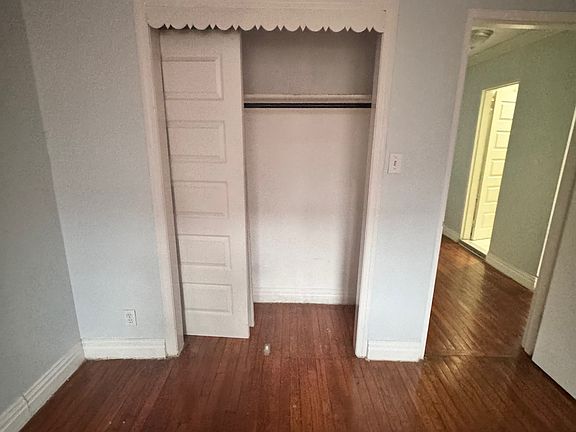 3rd image of 3 E 88th St #11