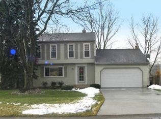 6304 Dunbarton St SE, Ada, MI 49301