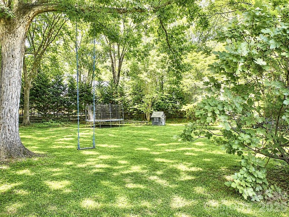 2nd image of 19832 Floral Ln