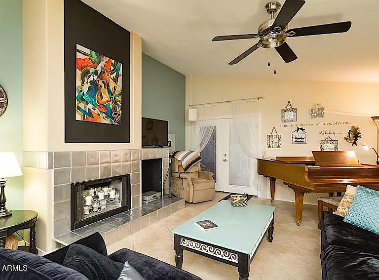 926 W San Mateo Ct — Photo 5
