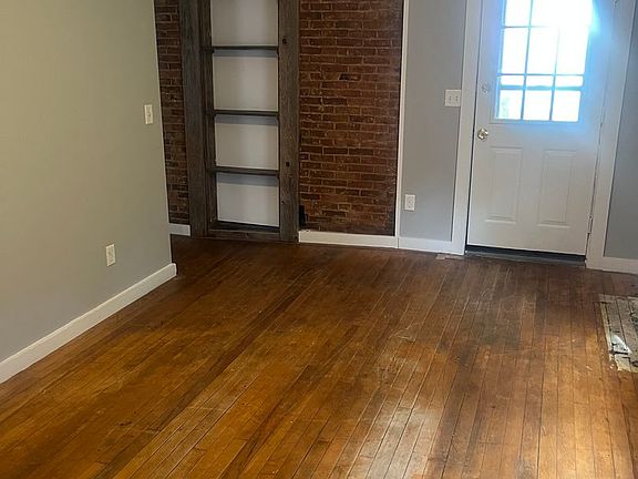 4th image of 137 N Winooski Ave