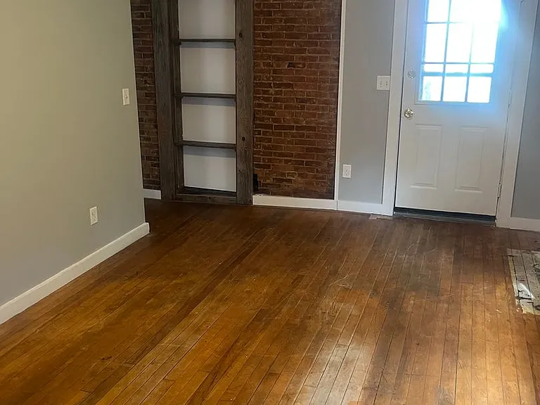 137 N Winooski Ave — Photo 4
