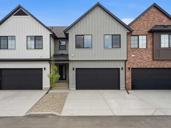 201 W Cooperswood Grn SW #902, Airdrie, AB T3B 3Y6