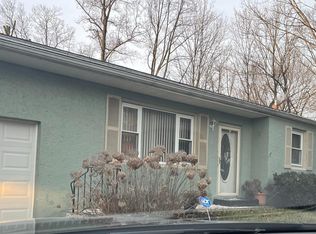 10 Hilltop Rd, Feasterville, PA 19053