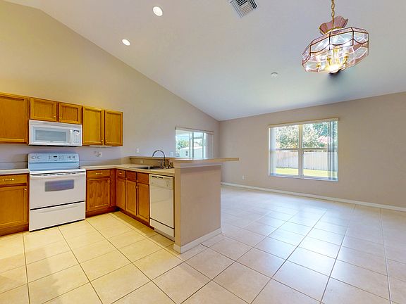 4th image of 3225 SW Hickenlooper St