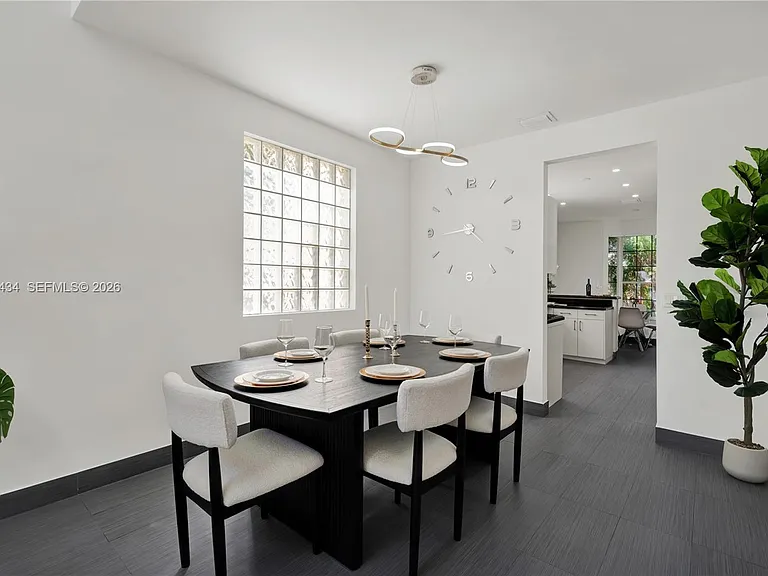 1251 Hayes St — Photo 9