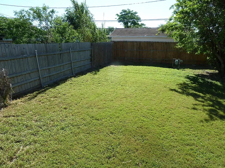 1006 Ronald Dr — Photo 12