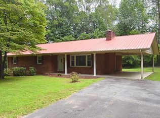 925 Randolph Rd, Marion, NC 28752