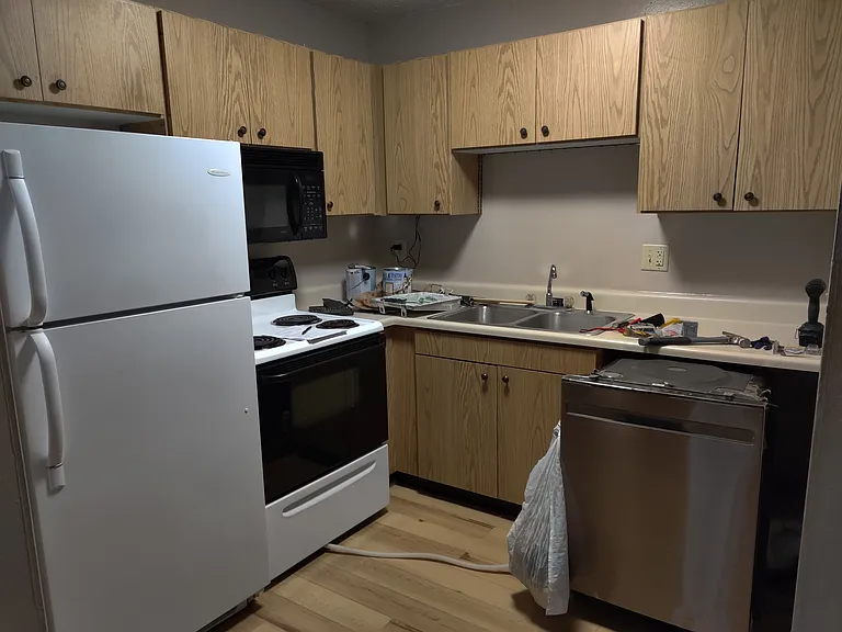 15 Village West Ct #301 — Photo 6