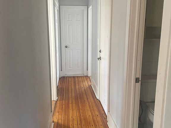 4th image of 32 Grandview Ave Floor 2