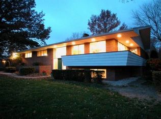 10512 Spring Hill Dr, Carmel, IN 46032
