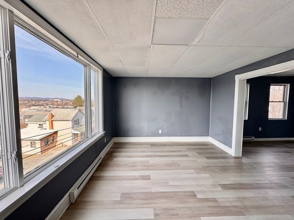 11 Hayes Ln APT 2