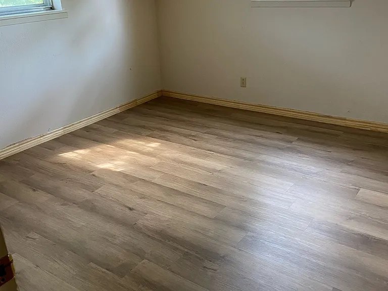 1097 W Park St — Photo 3