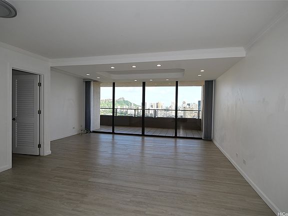 5th image of 581 Kamoku St APT 3002
