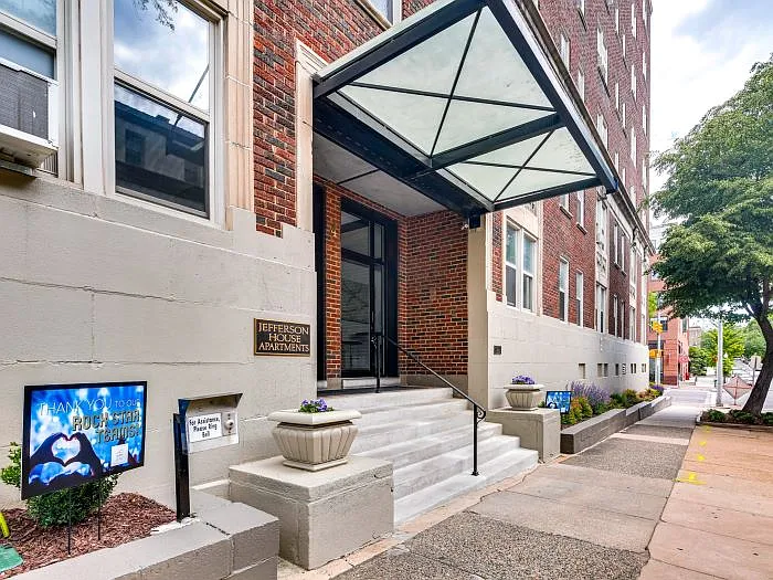 Main Entrance - Jefferson House Apartments