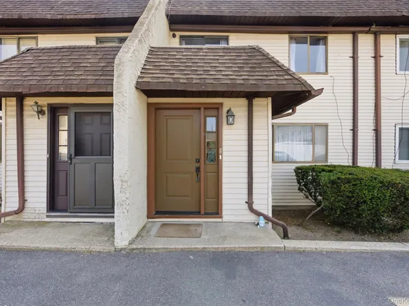 88 E Valley Stream Boulevard #6, Valley Stream, NY 11580
