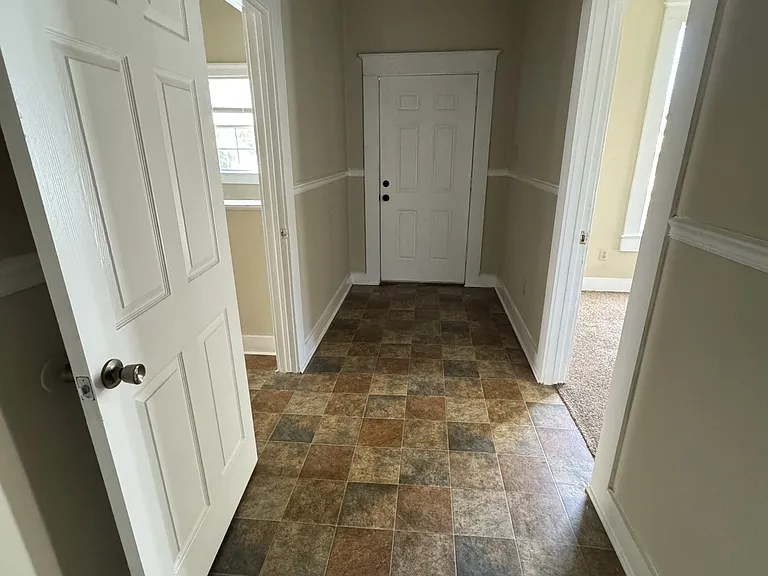302 S Burleson — Photo 20