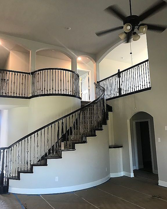 2nd image of 600 Cody Ln